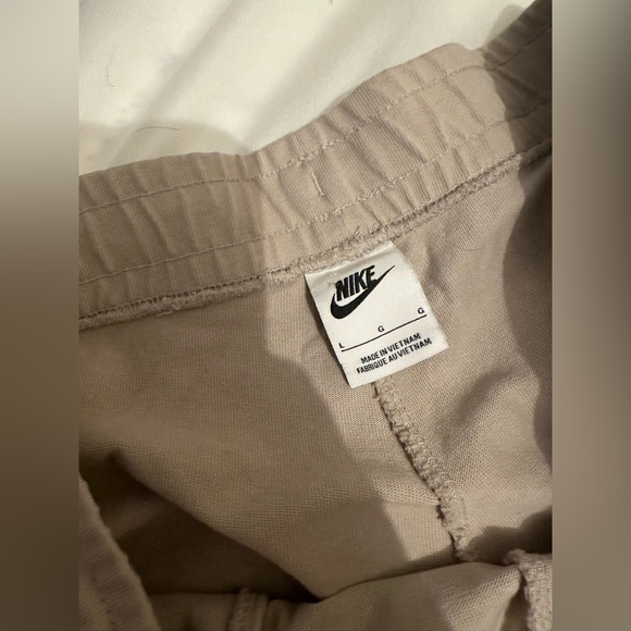 Nike Sweatpants - Picture 2 of 2